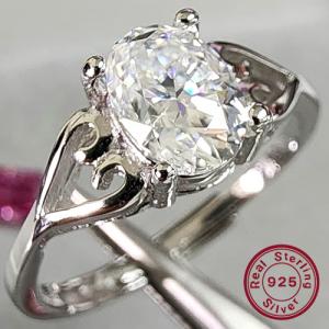 NEW!! (CERTIFICATE REPORT) 1.00 CT DIAMOND MOISSANITE & CREATED WHITE TOPAZ 925 STERLING SILVER RING