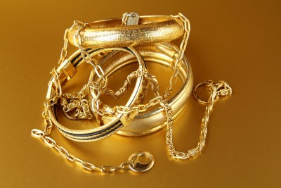 Jewelry Auctions Bid On Authentic Diamond Rings Earrings Bracelets Search For A Good Price And Quality Although It Is Tempting To Gold Jewelry Because Of The Low You Should Be Specific On What Are