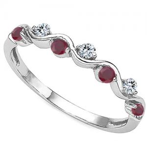 VVS CLARITY ! EUROPEAN RUBY & LAB GROWN DIAMOND 10KT SOLID GOLD ENGAGEMENT RING