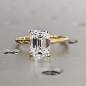 Guaranteed lowest price on Internet !- Ring - 14 kt. Yellow gold - 2.00 ct. tw. Genuine Emerald Cut Diamond (Lab-grown) - EX (IDeal Cut) D-F VS